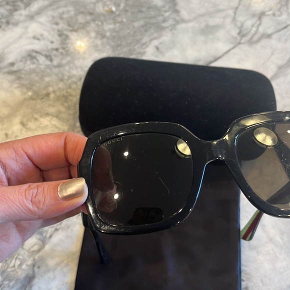 Gucci sunglasses with box and dust bag - Picture 6 of 8